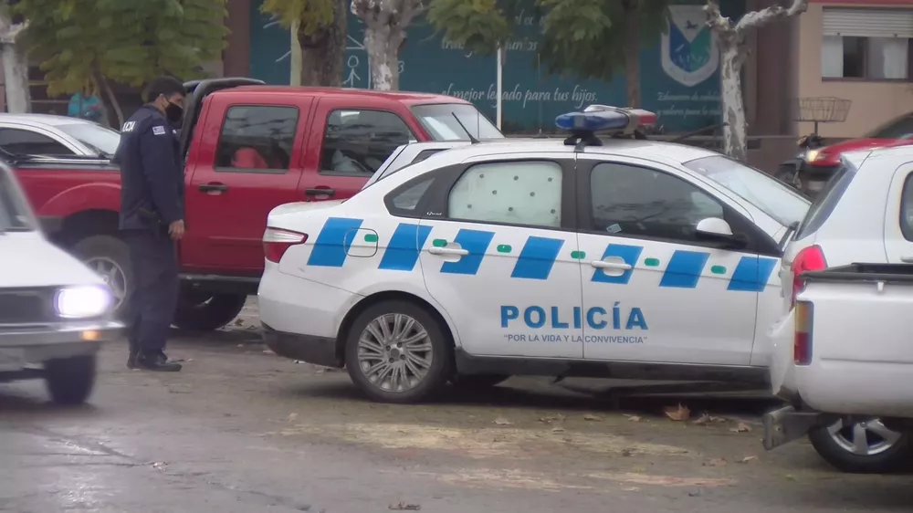 Policia Dolores 324132