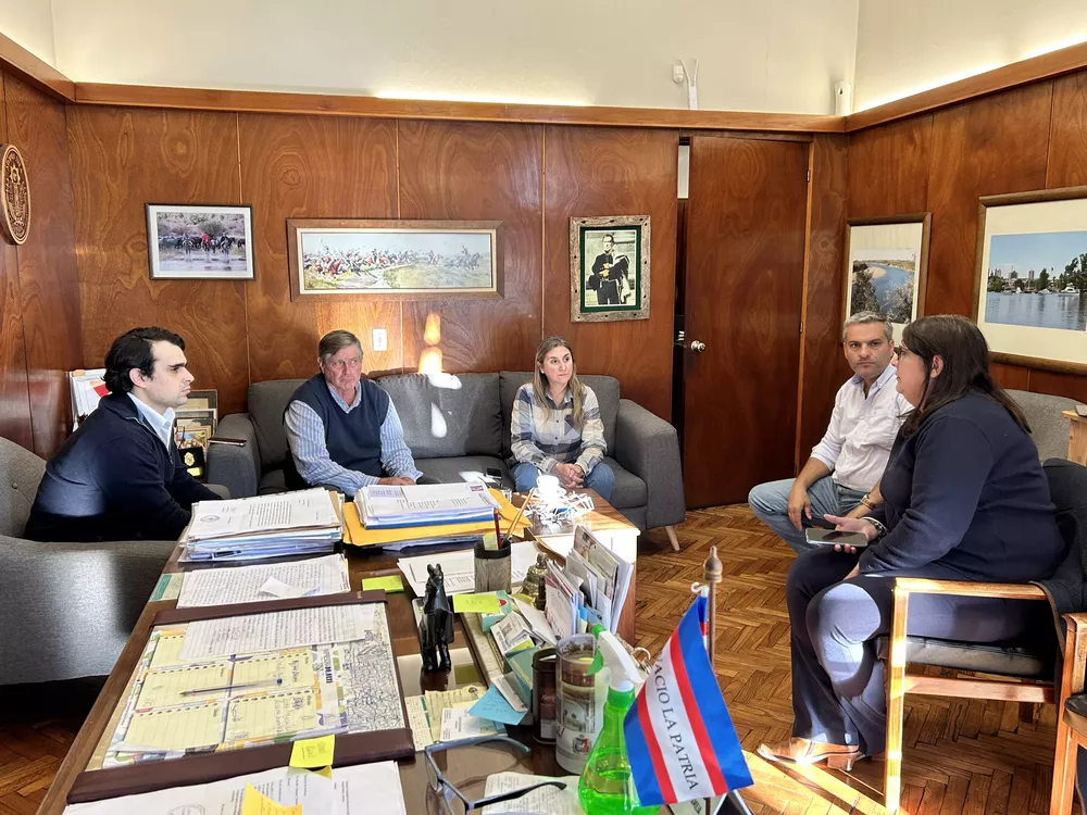 Besozzi con ediles Acuña y Valentín