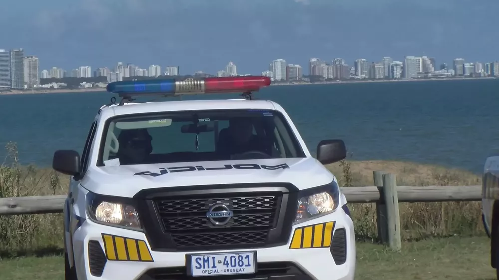 Policia Punta 24123
