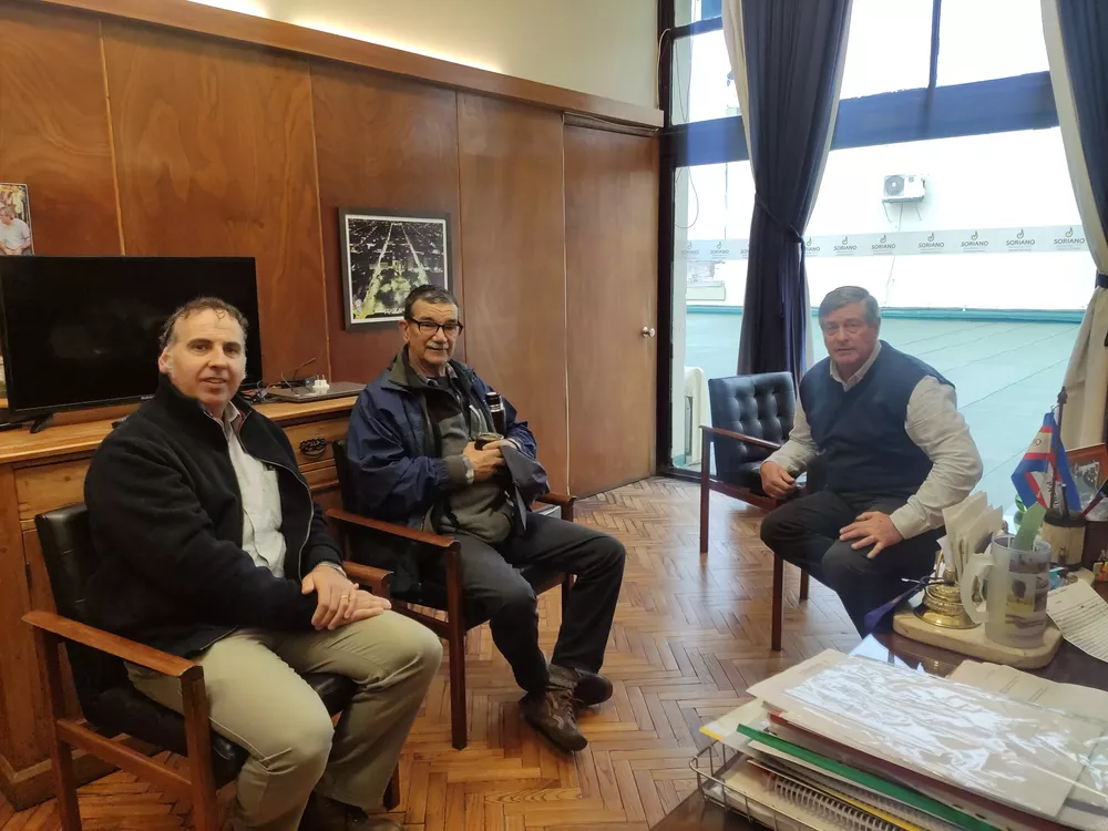 Besozzi con repr. comunidad religiosa