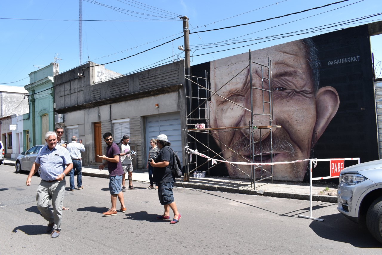 thumbnail_Bascou recorrió murales de 33 grados festival 4
