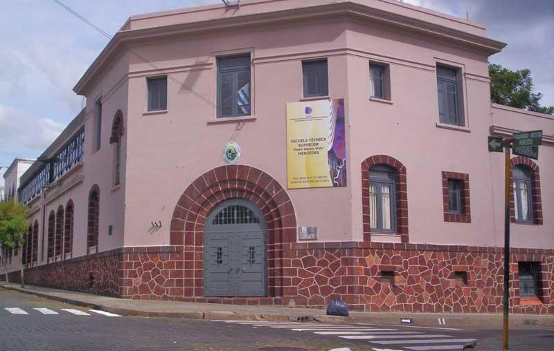 escuela tecnica (2)