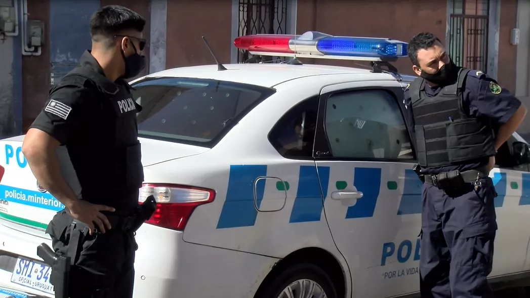 Policia 4312413243