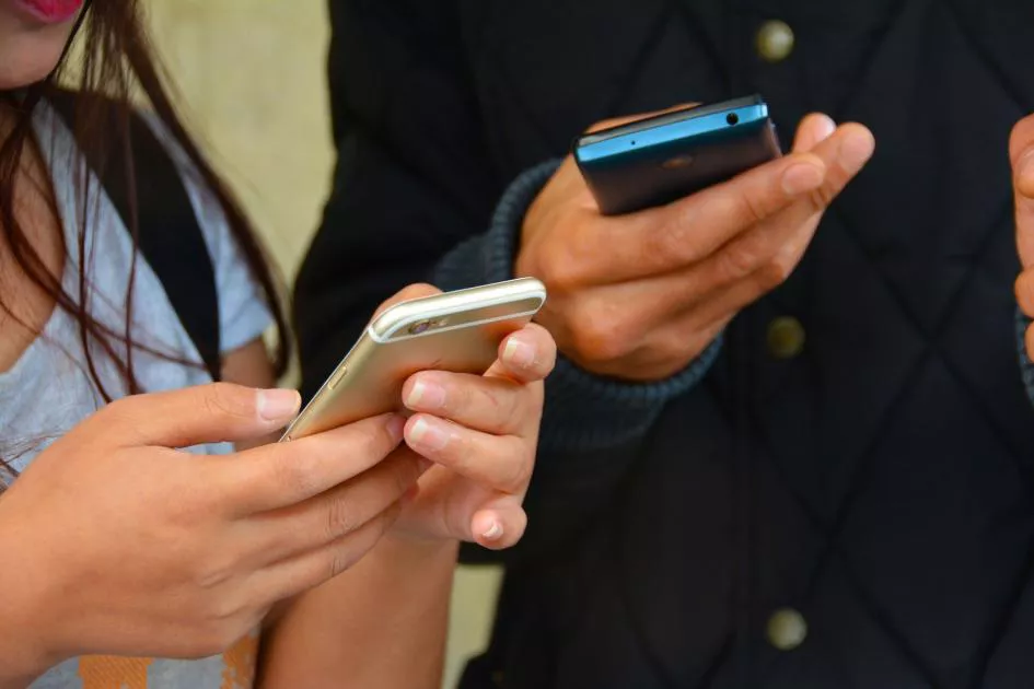 texting-ga8691e8ca_1920