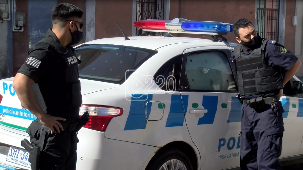 Policia 4312413243