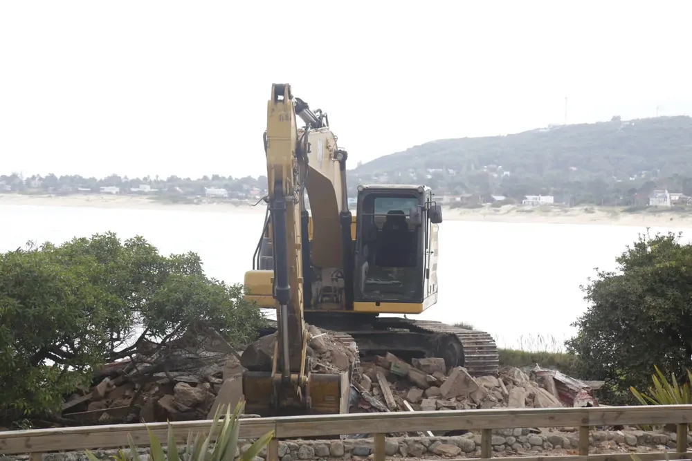 a9378d6a-c090-49f8-a16e-ea3b11e9c4ff