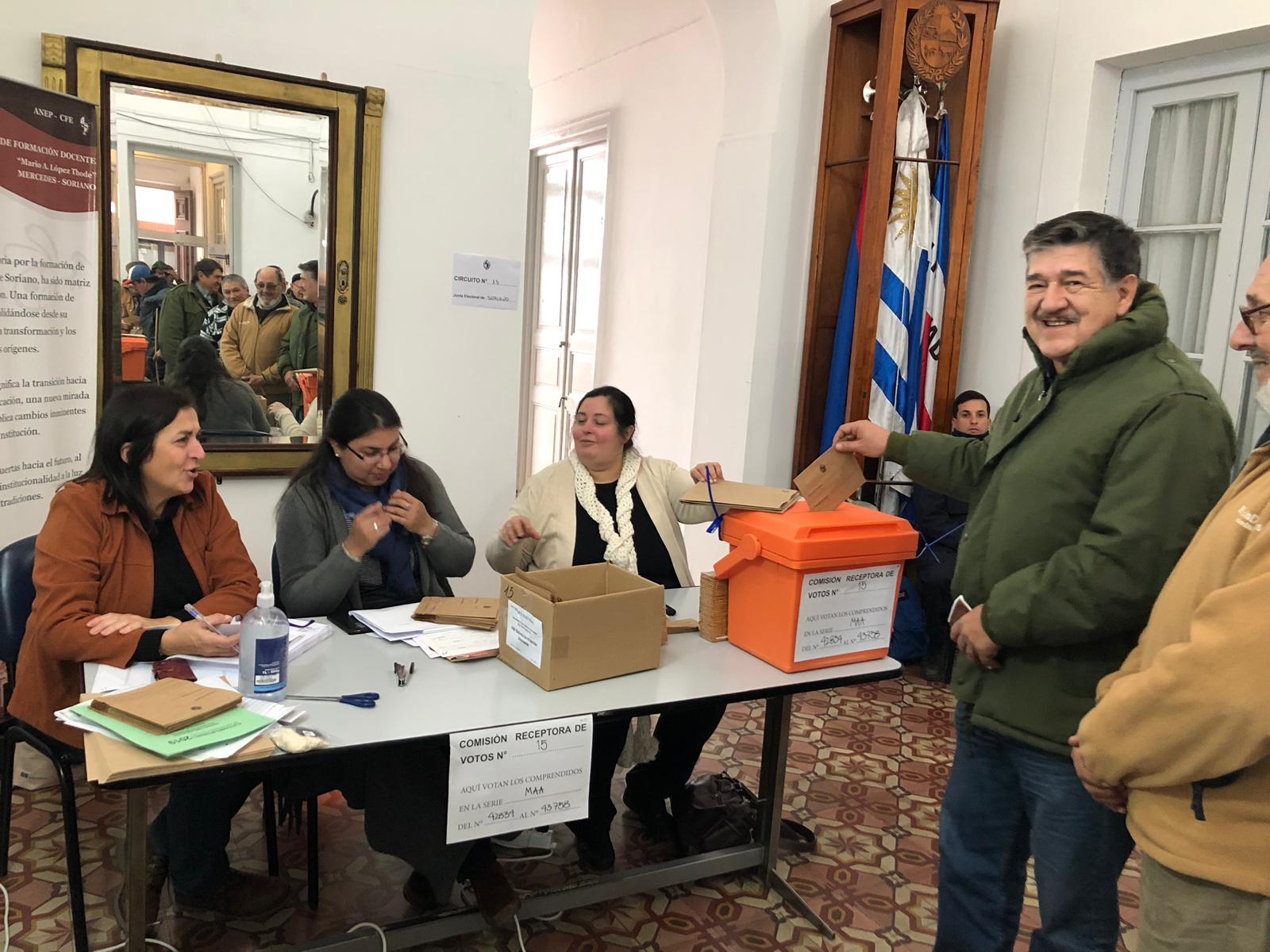 Federico Barboza votando