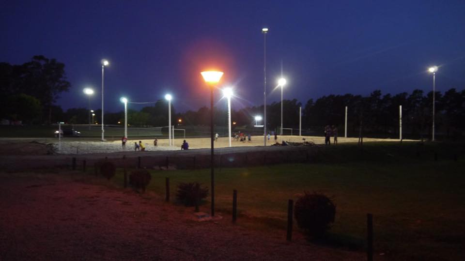thumbnail_canchas voley y fútbol playa en Rodó 2