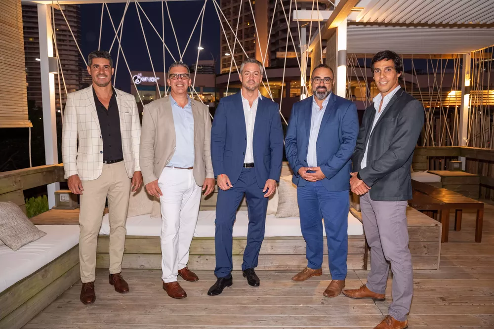 Directores Javier Azcurra, Diego Berna, Gerente General de Enjoy Punta del Este Ignacio Sarmiento, Directores Rodrigo Echeto e Ismael Pignatta