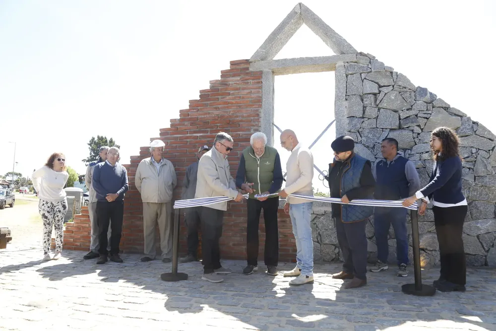 d9359377-720d-4ae4-9006-705cfb3dd055