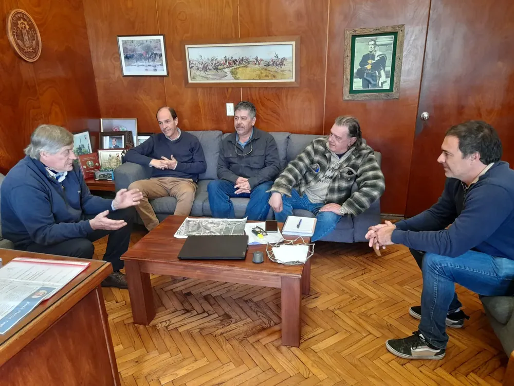 reunión con jefe regional de la DNV - 2