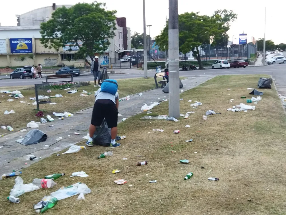 rambla tras festejos de Año Nuevo - 1