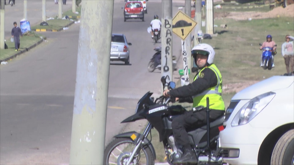 POLICIA 2017 - R234543554