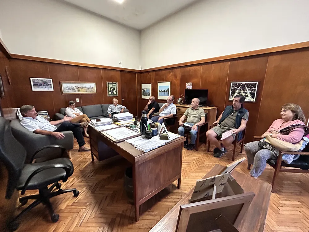 Besozzi con apicultores