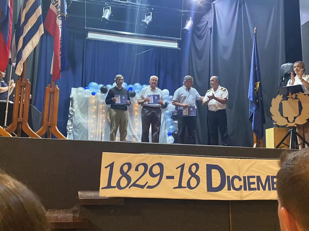 besozzi en acto dia la policia