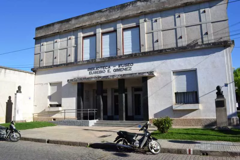 biblioteca _E. Giménez_