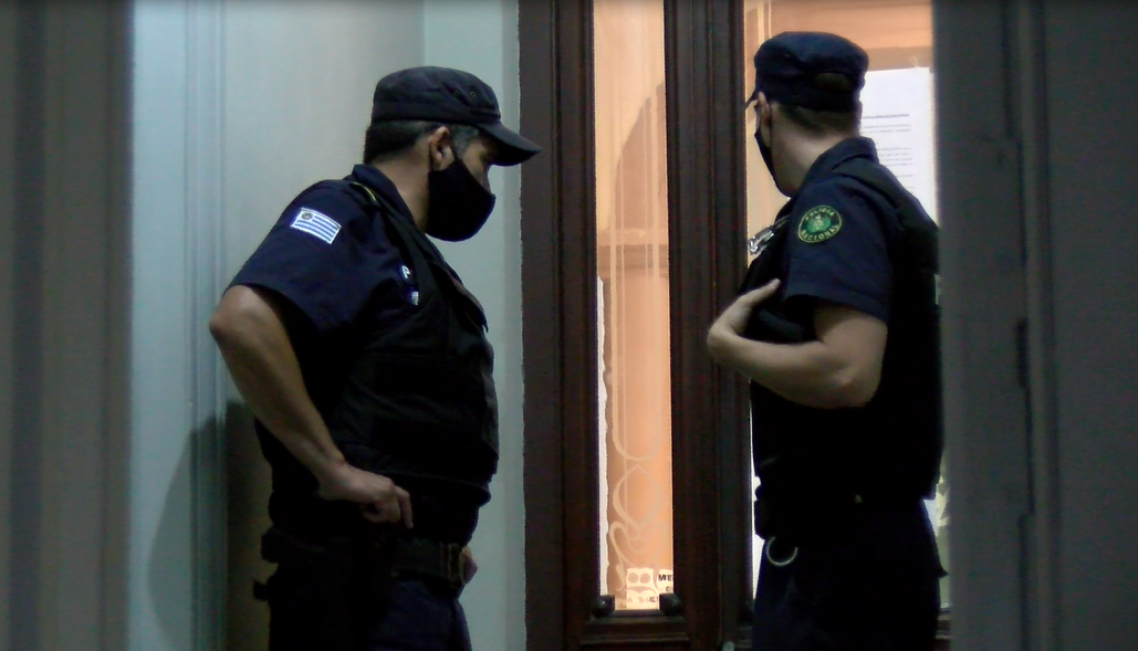 Policía en juzagdo de Dolores 34134