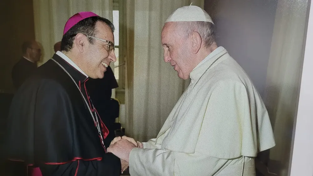 Papa junto a Luis Gonzalez