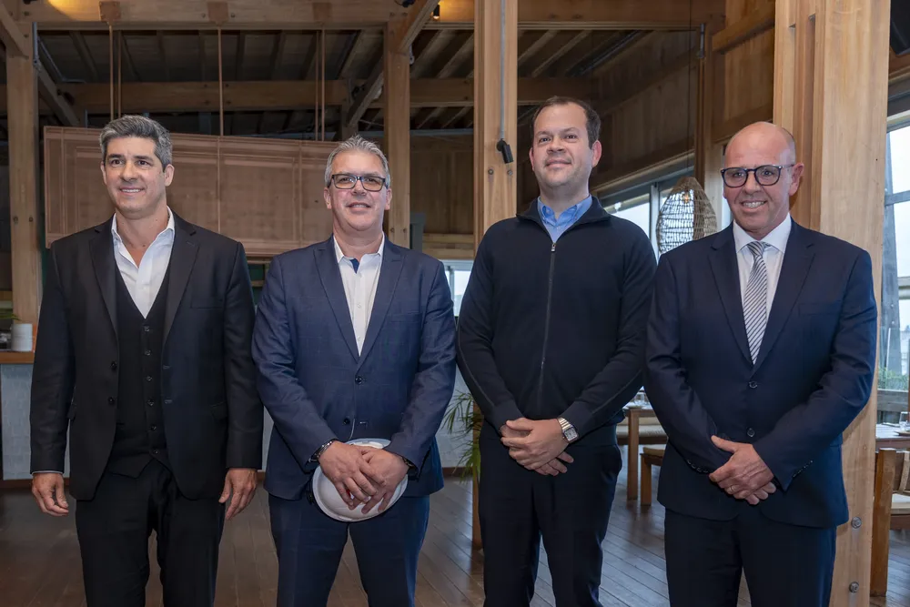 Javier Azcurra, Diego Berna, Rodrigo Galvão y Richard Nieto.