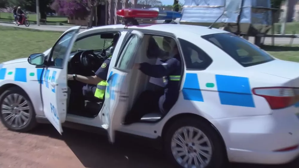 Policia Mercedes 324132432