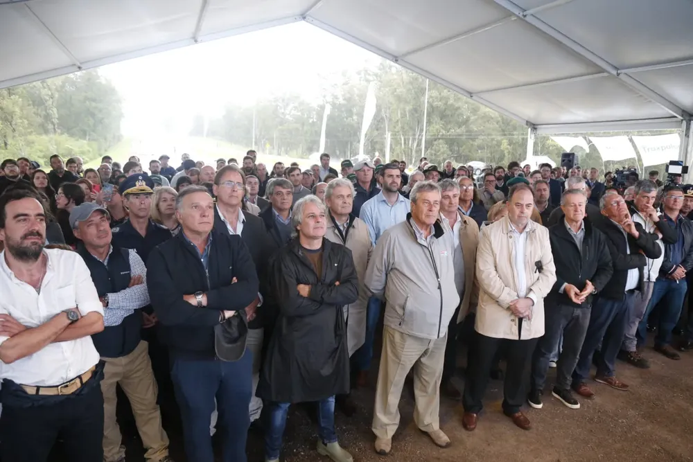 3f2ef007-2aa0-48f5-9562-536208289c1d