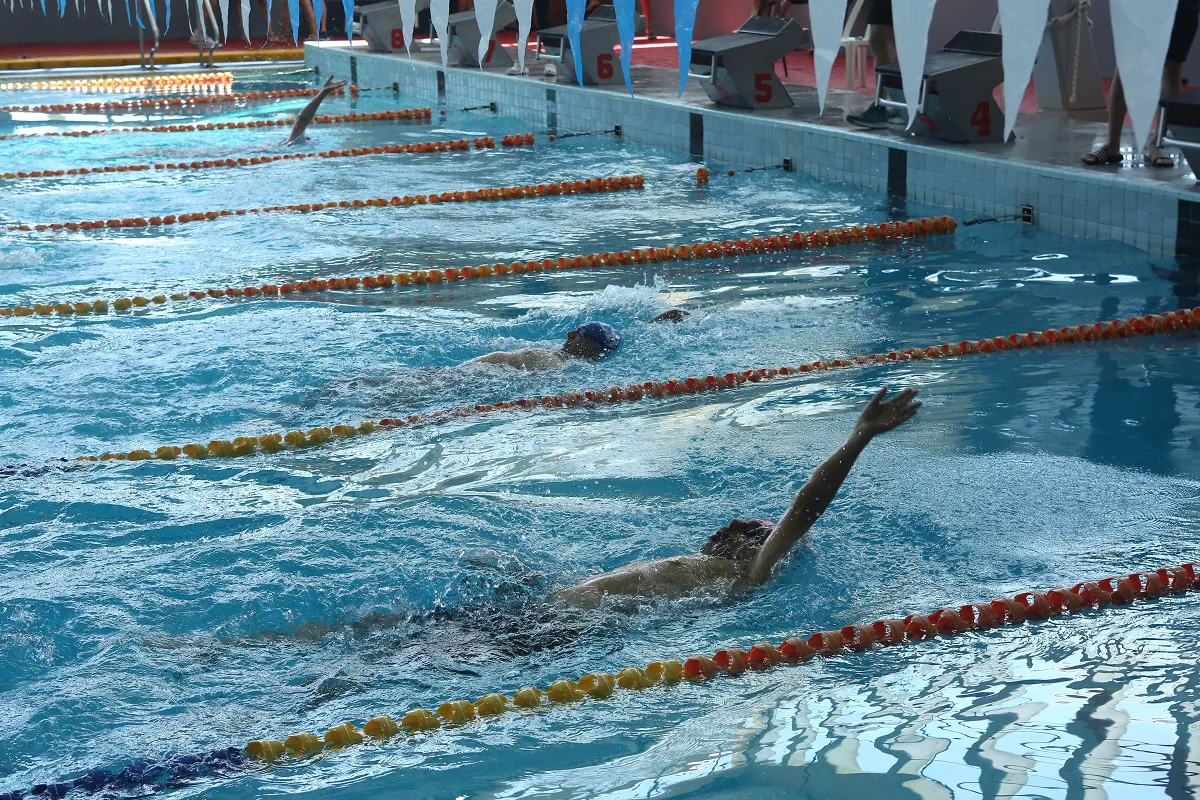 piscina campus