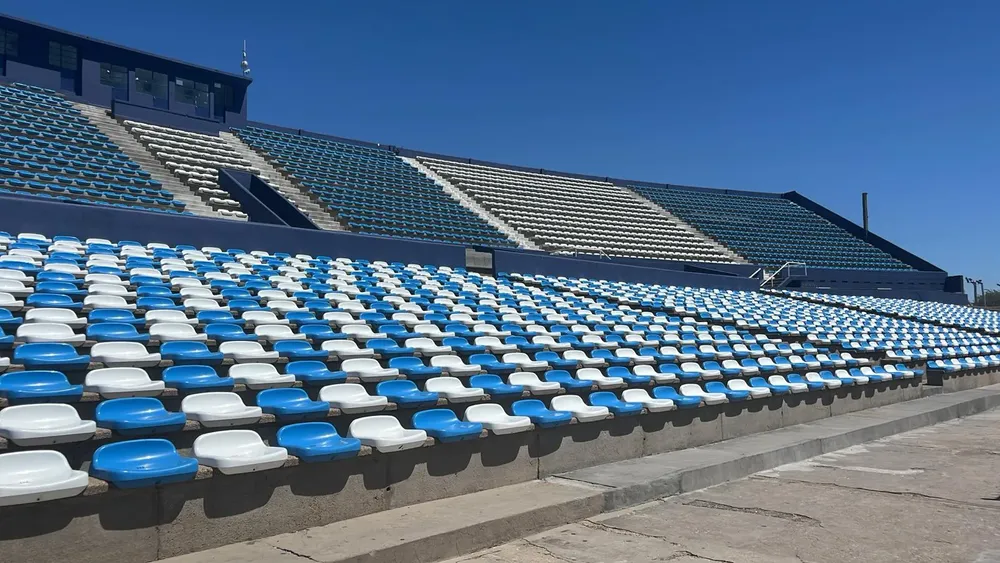 butacas instaladas en tribuna del estadio - 1