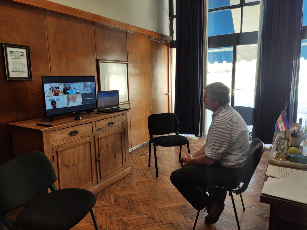 Besozzi en reunión virtual de bancada de intendentes blancos