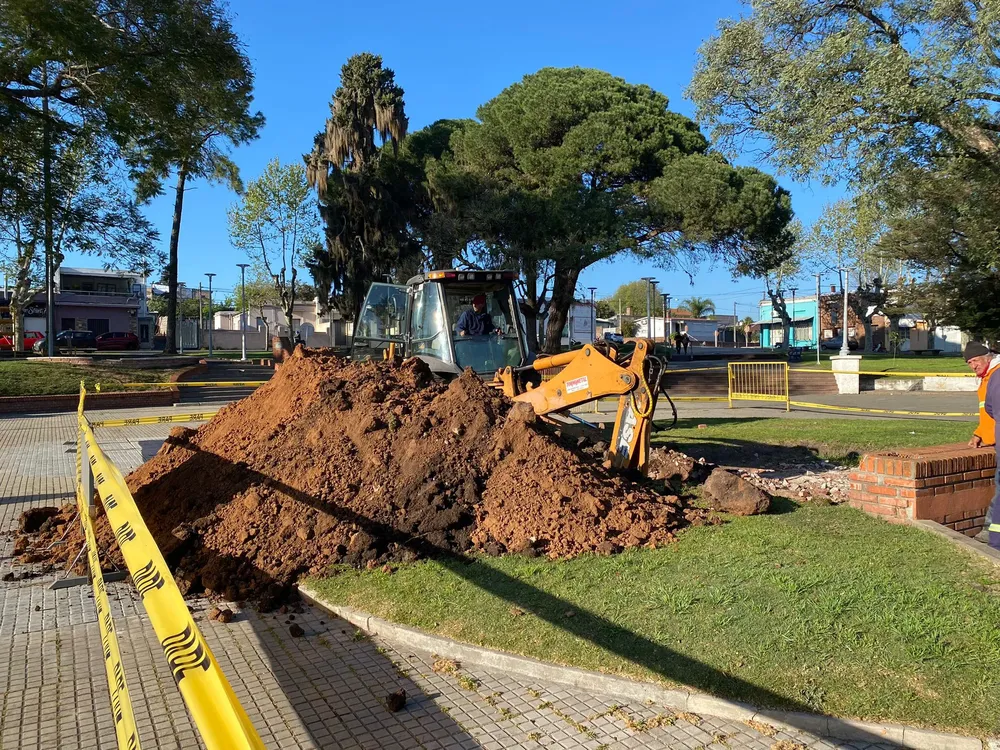 Pza. Rivera, preparan cimentación para Columna de la Libertad - 4