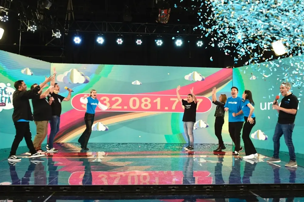 4fe933ad-1a2b-1921-672b-899dc5570575