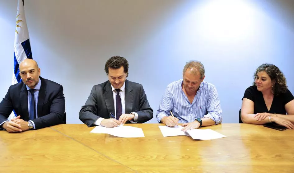 AGESIC y CNI