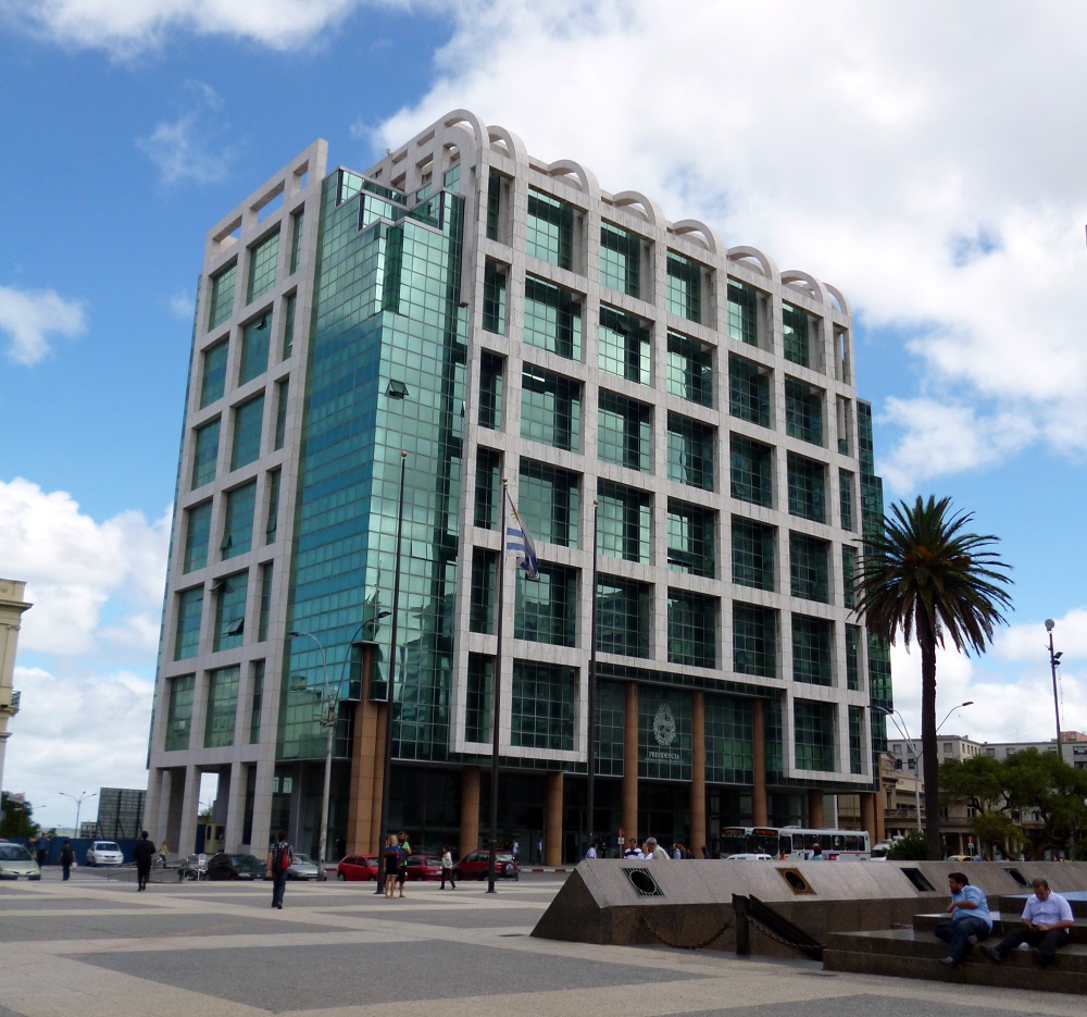 Torre_Ejecutiva_(Montevideo)