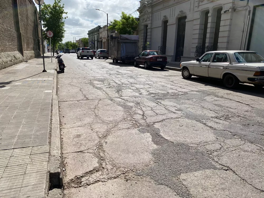 preparan recuperación de pavimentos en Dolores 1