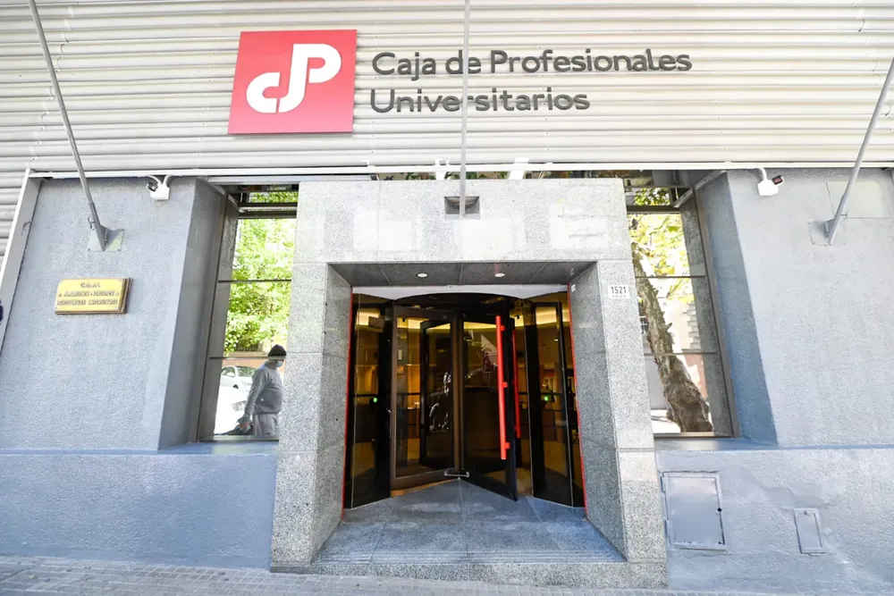 caja-de-profesionales 324143