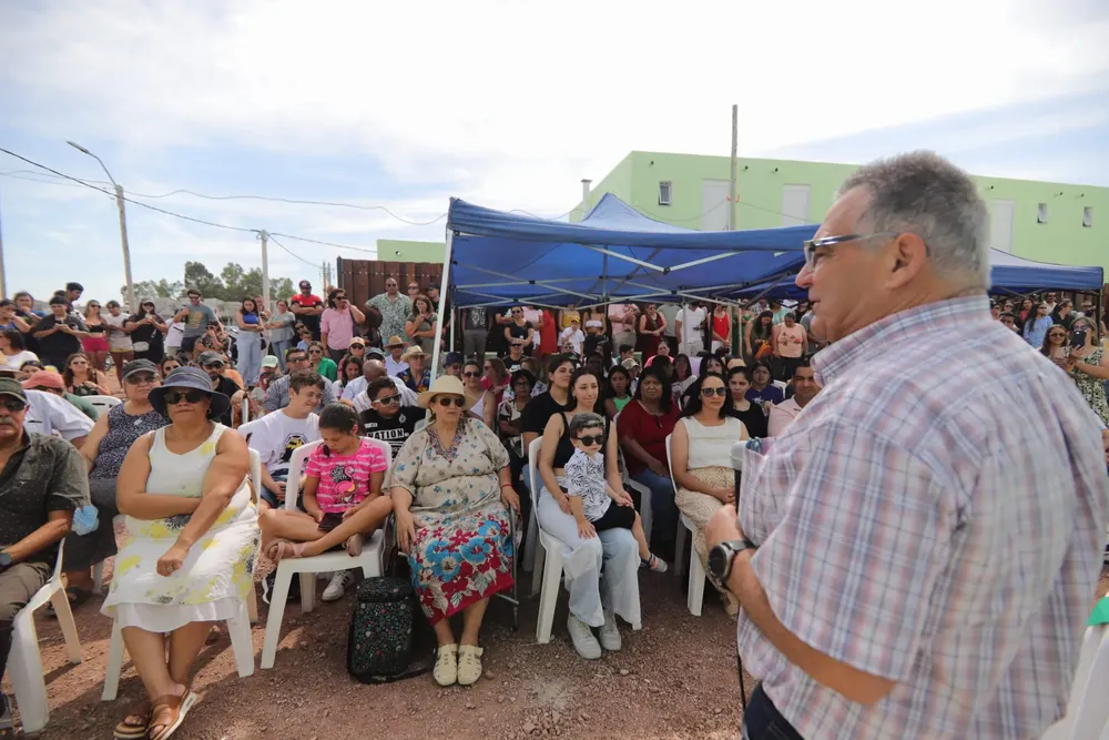 Vidalin inaugura viv.sindicales