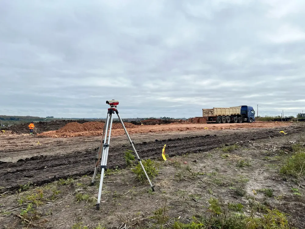movimiento de tierra en predio de viviendas Avanzar - 2