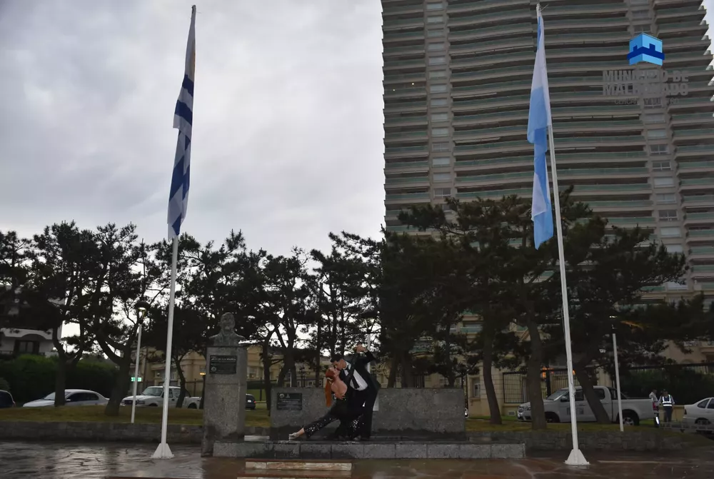 izamiento banderass