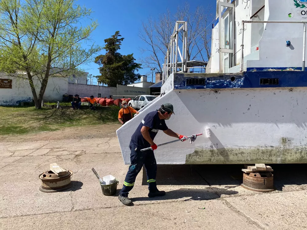 Catamarán - pintura de casco 5