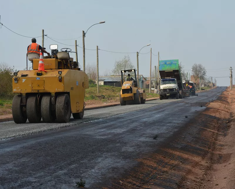 obra Bo. Hipódromo - aplicación de asfalto con gravilla I