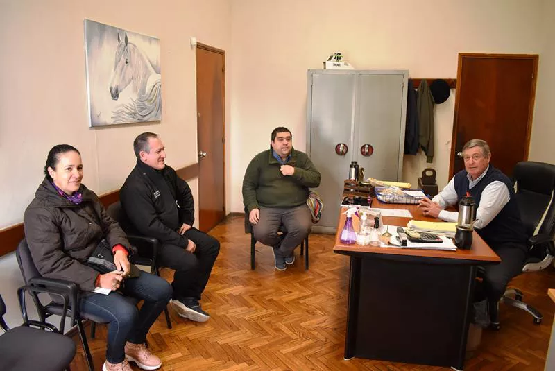 Besozzi con representantes de PVTEA