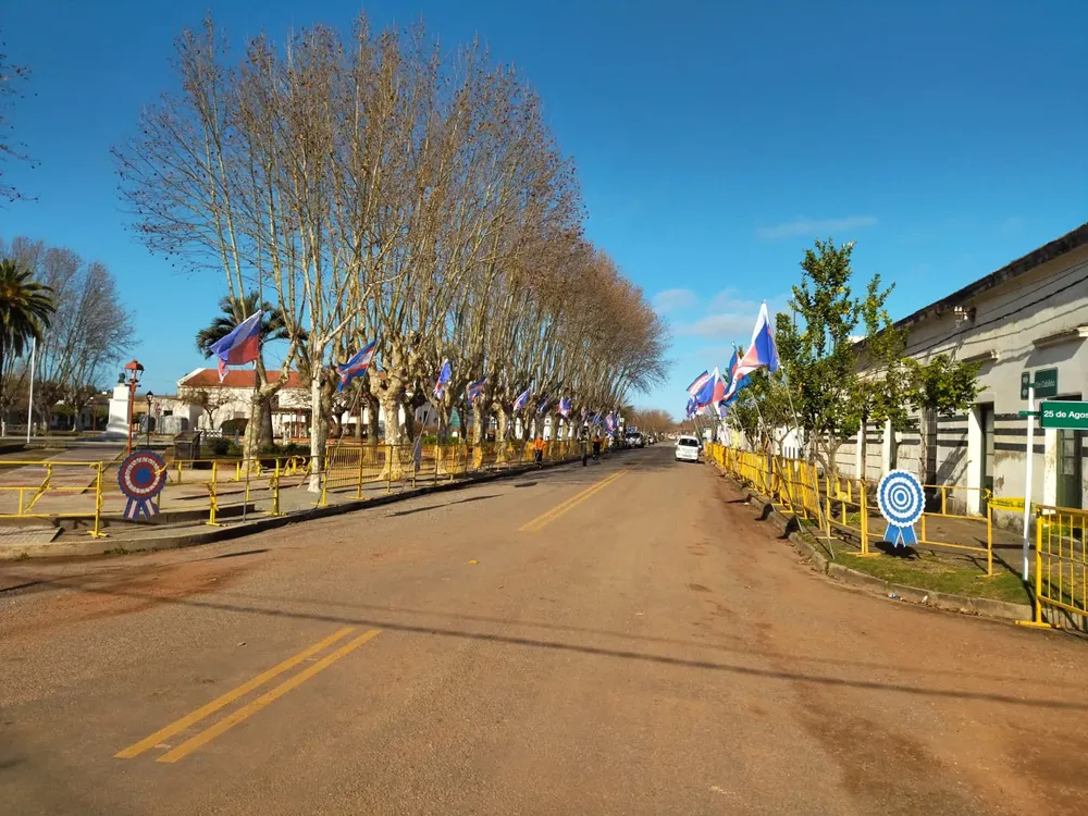 Villa Soriano 400 - prep. desfile sábado - 1