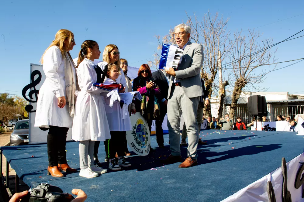 anep inauguró escuela 98