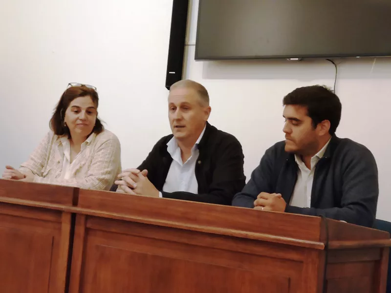 biblioteca gimenez 25 abril