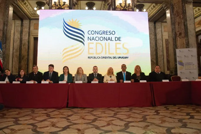 ediles en el parlamento