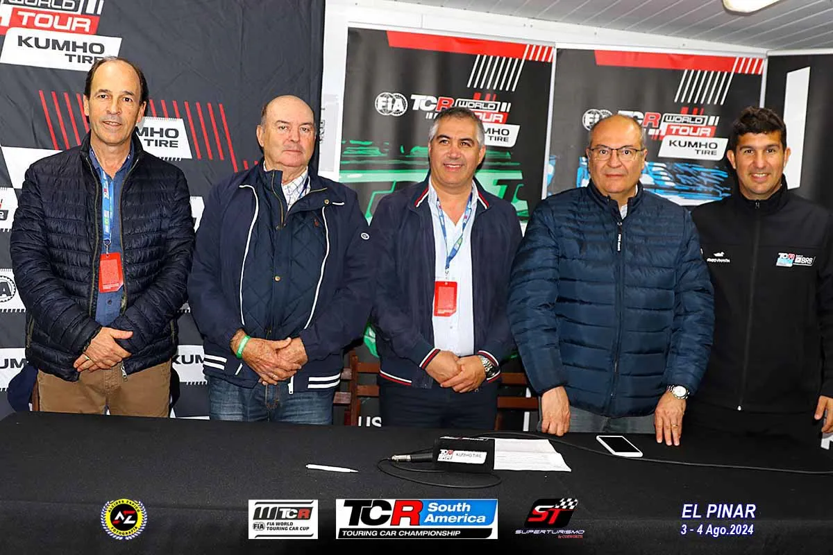 presentación evento internacional de automovilismo