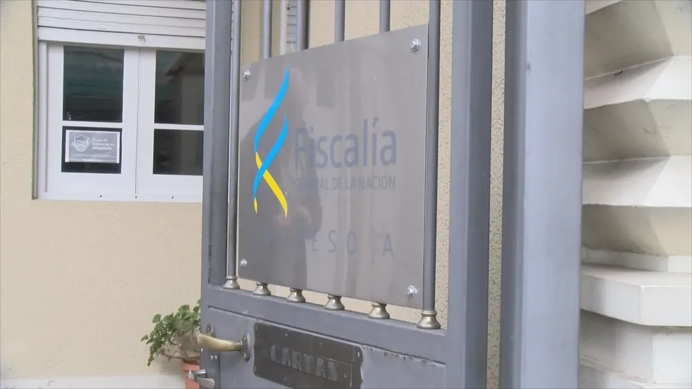 fiscalia Mercedes 23412343