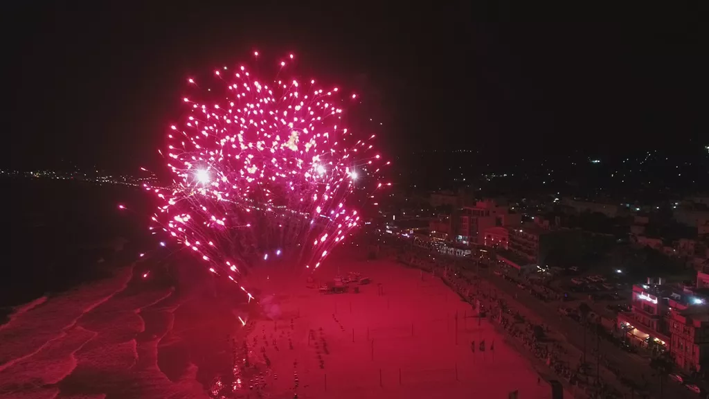 Piriápolis despide febrero con una impresionante show de fuegos
