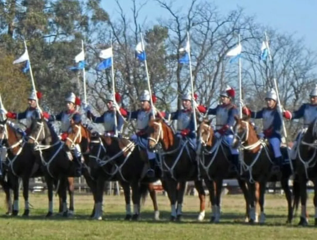 thumbnail_preparativos desfile V. Soriano - Guardia Republicana - Coraceros