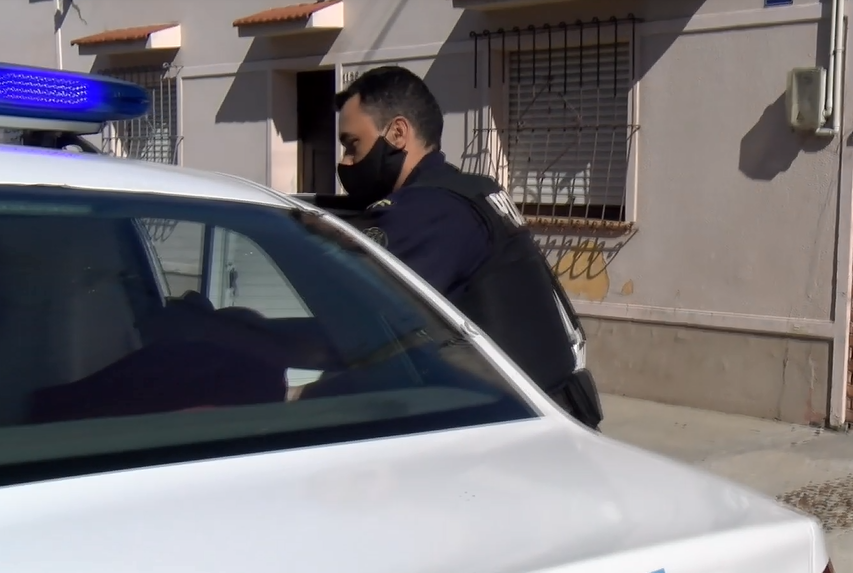 Policia 1234321432