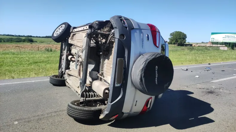 policia caminaera vuelco ruta 1 km 145
